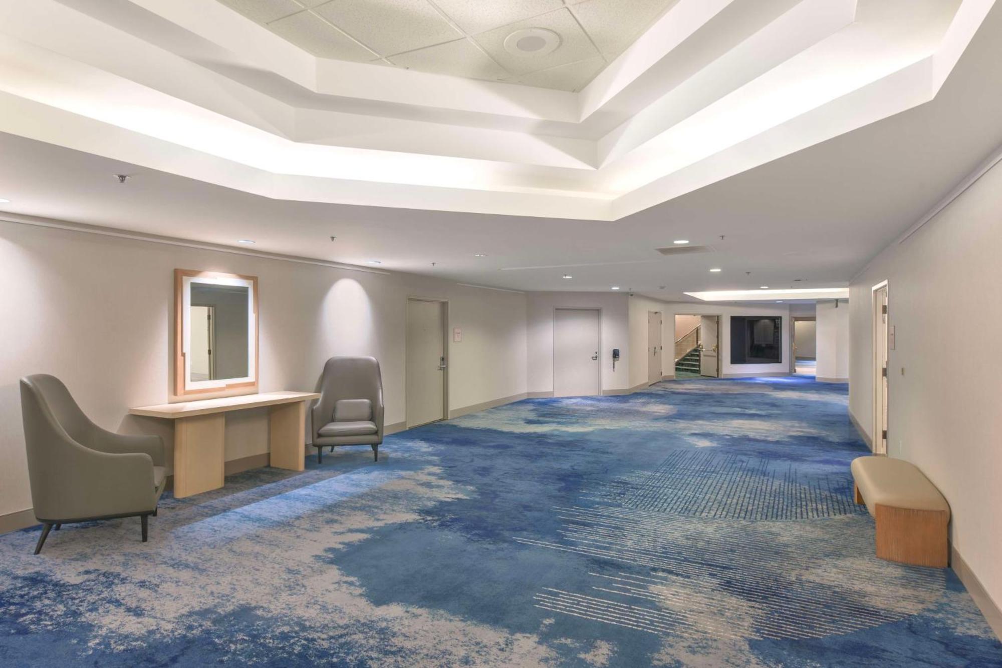 Hilton Anaheim Hotel Exterior photo