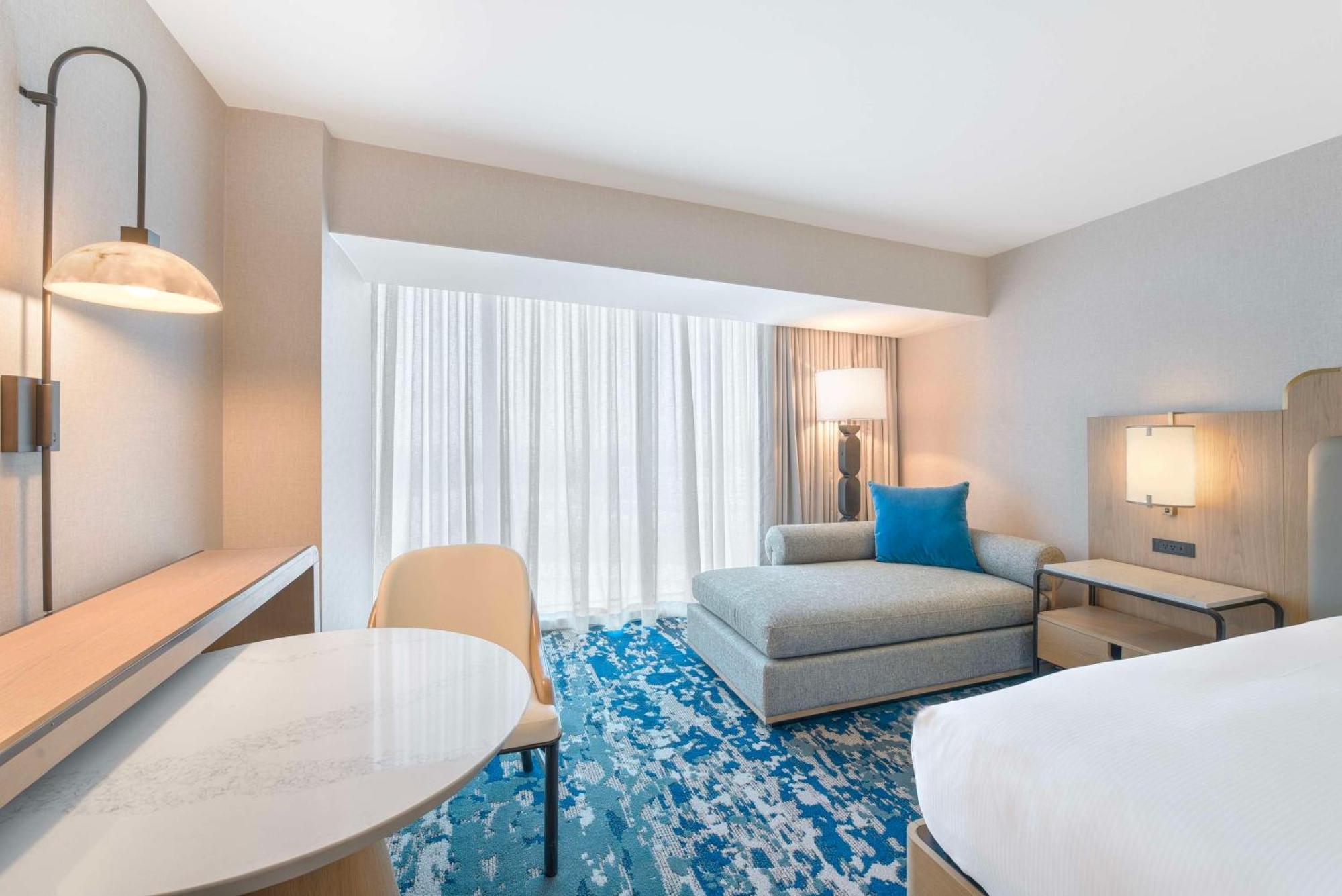 Hilton Anaheim Hotel Exterior photo